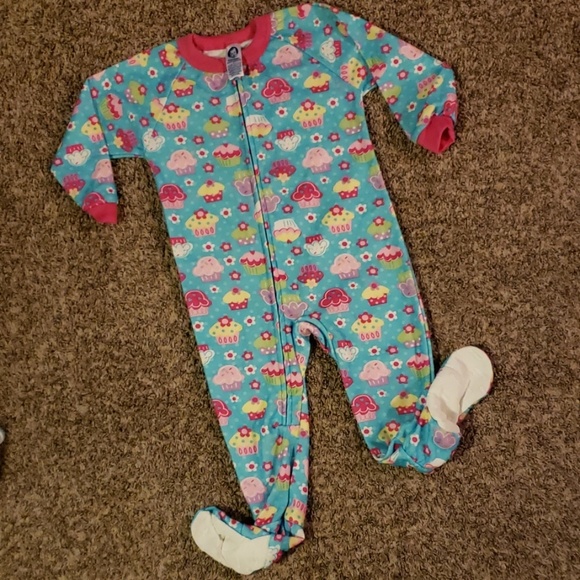 Gerber Other - 4/$12 Footed pjs
